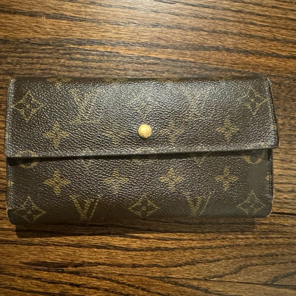 Authentic Louis Vuitton Portefeullie Wallet - Picture 9 of 12
